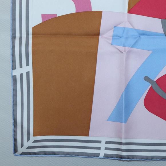 HERMES Carre 90 Scarf ""18-3-7"" Silk Gray Auth 133739 - Picture 8 of 14